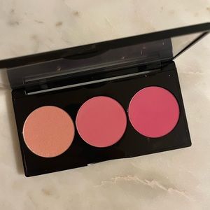 Quo blush palette